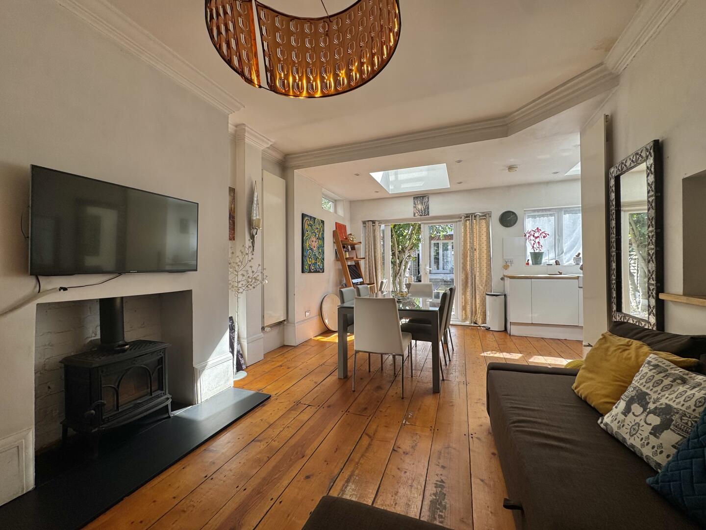 4 bed property in Bourne Hill, London